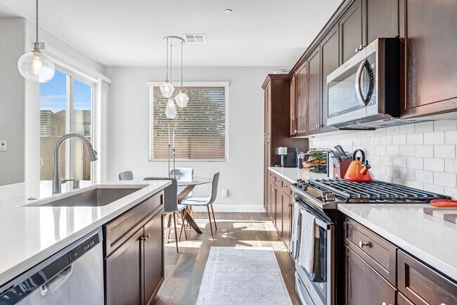 Building Photo - 2815 N Leya Dr