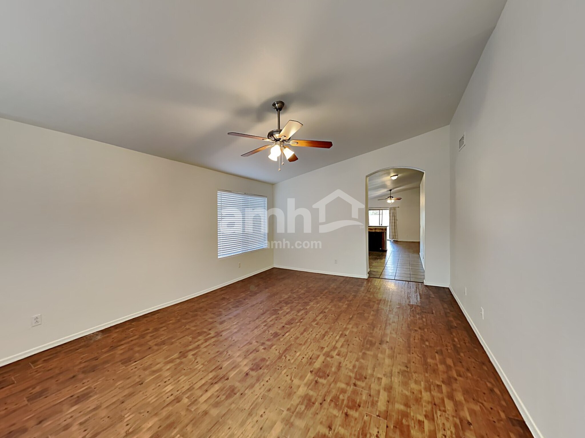 Building Photo - 1303 N Balboa Dr