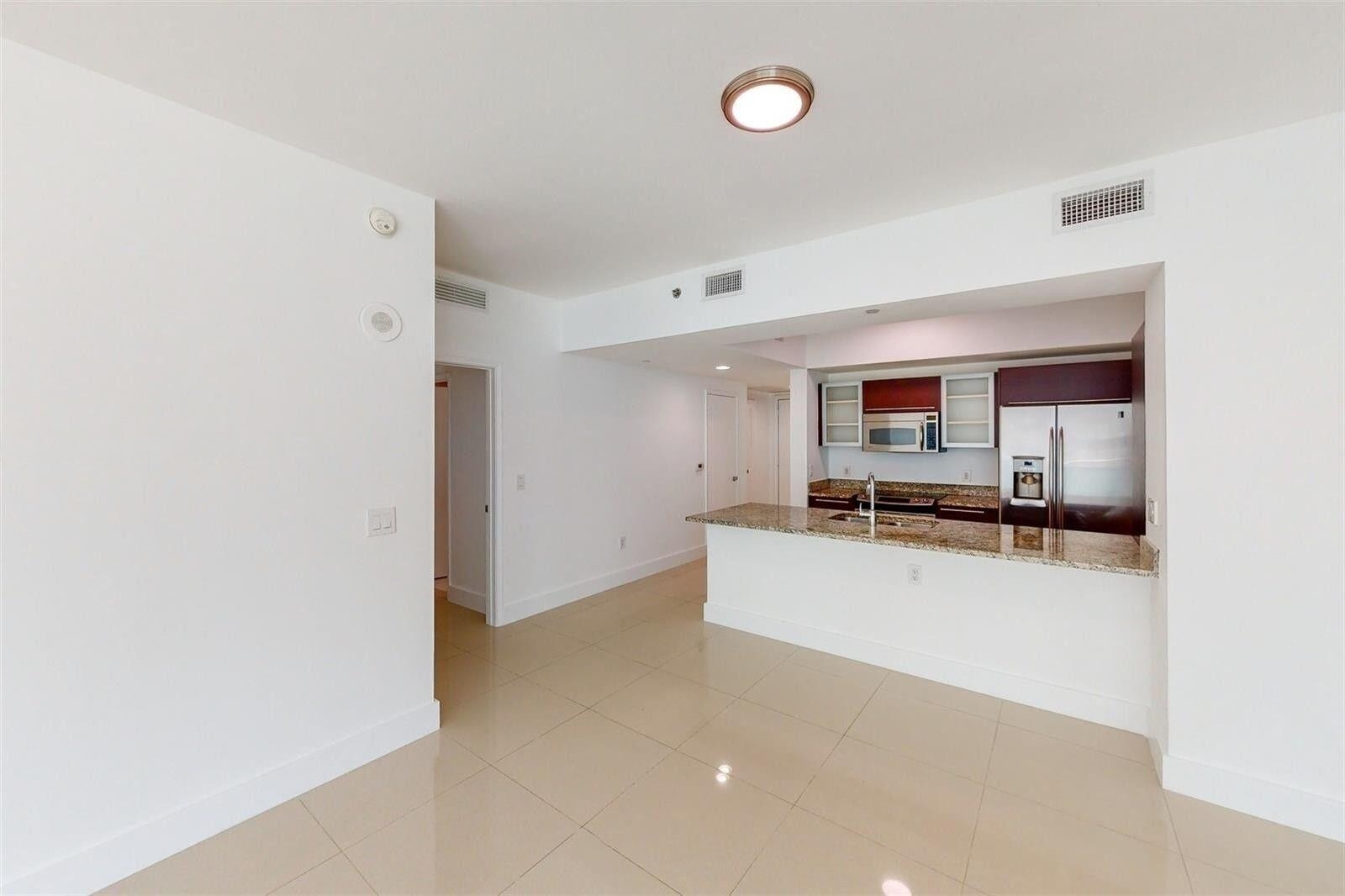 Building Photo - 951 Brickell Ave