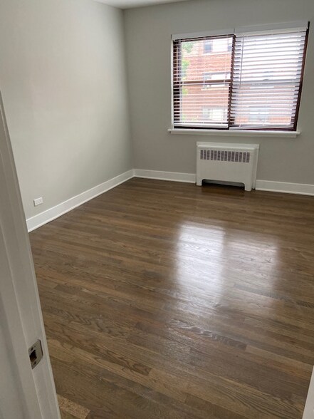 Building Photo - 551 Sheridan Rd