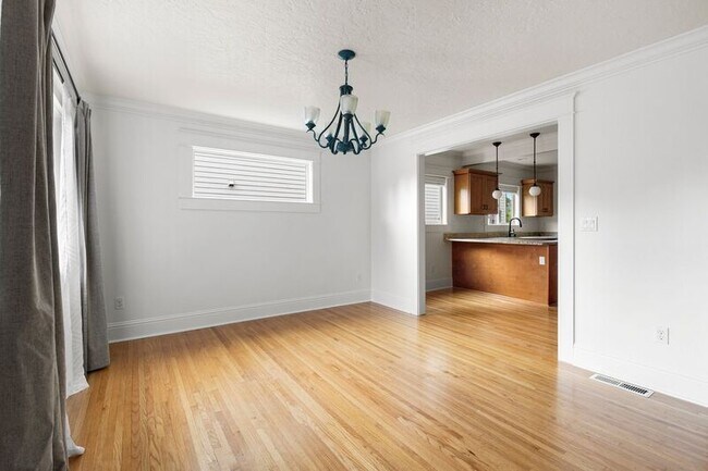 Building Photo - 3803 SE 65th Ave