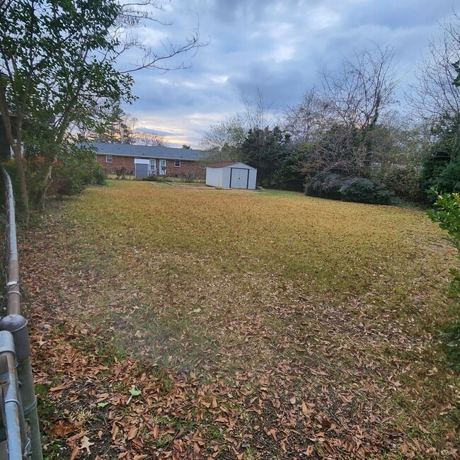 Building Photo - 703 Ikes Rd