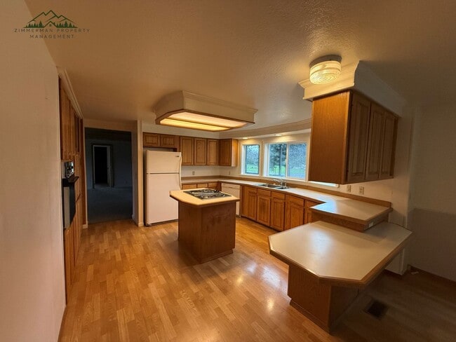 Building Photo - Charming 3-bedroom, 2-bathroom manufacture home located in Cottage Grove