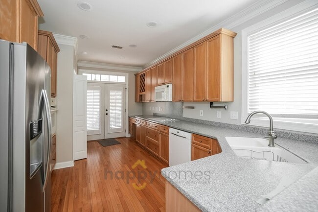 Building Photo - End-Unit Elegance on Daniel Island: 3 Bed, 3.5 Bath