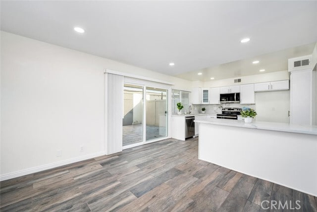 Building Photo - 9548 Bloomfield St