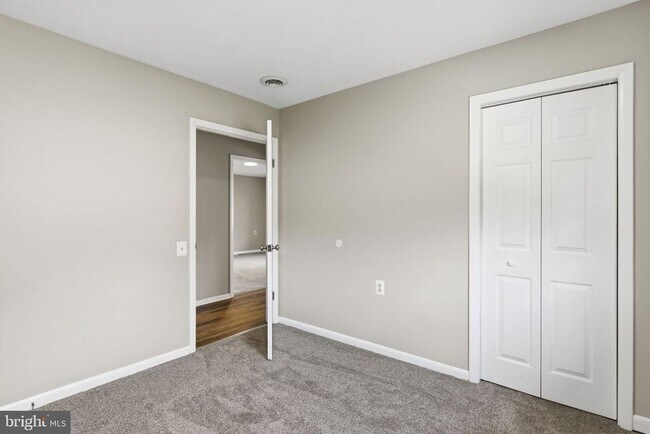Building Photo - 638 Westwood Dr