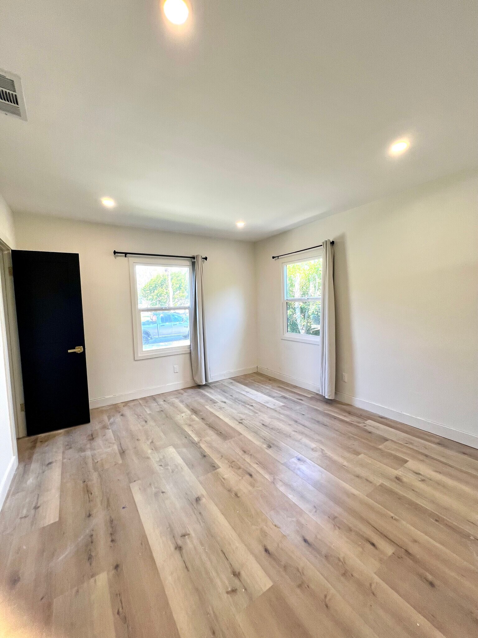 Building Photo - 1656 S Crescent Heights Blvd
