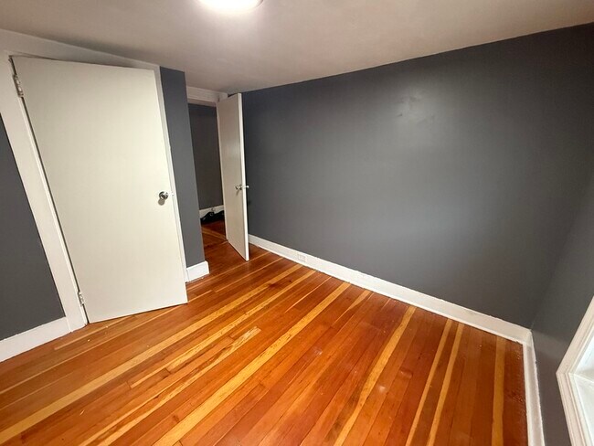 Building Photo - 949 Locust St