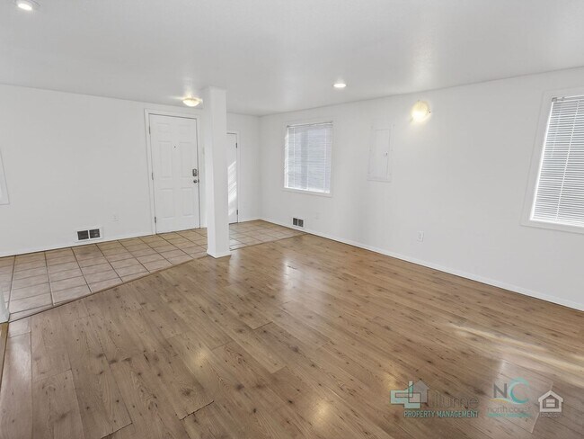 Building Photo - 849 1st Ave