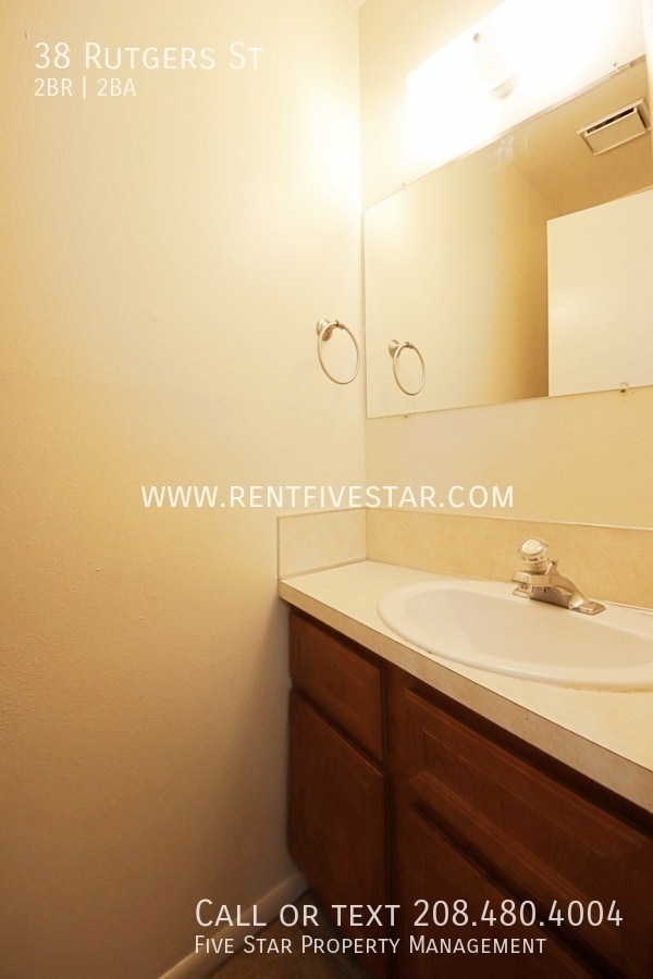 Building Photo - 38 Rutgers St