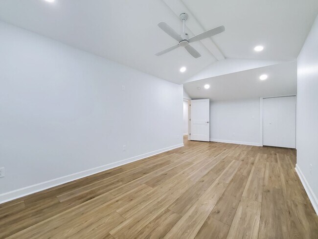 Building Photo - Minutes from Downtown Greenville in a Beau...