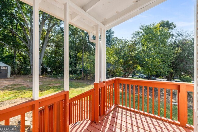 Building Photo - 1801 Crestridge Dr SE