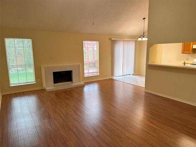 Building Photo - 2831 Lakefield Way