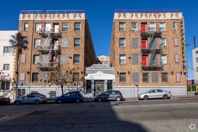 Building Photo - The Charleston Apartments