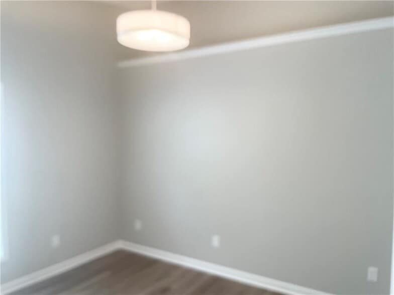 Building Photo - 2715 Sterling Creek Pointe