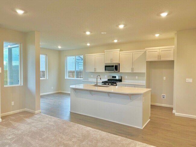 Building Photo - 6157 Savannah St SE