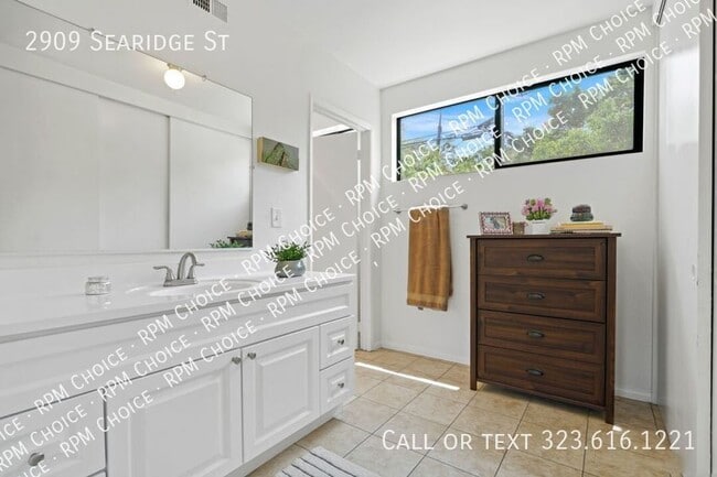 Building Photo - 2909 Searidge St