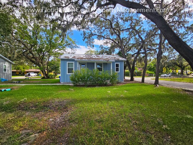 Primary Photo - ADORABLE 2 BEDROOM/1 BATH COTTAGE! BRADENTON! ANNUAL LEASE!
