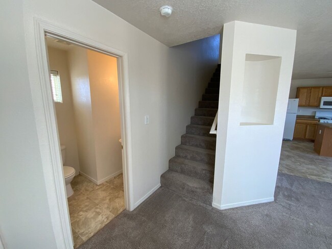 Building Photo - 3 Bedroom Home Near Unser Blvd SW & Tower ...