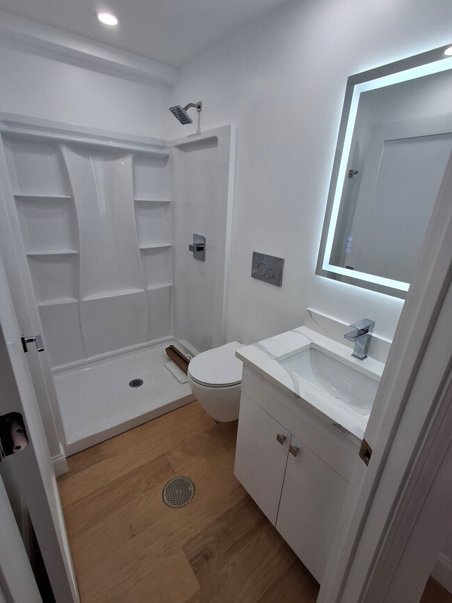 Building Photo - 17 Mt Pleasant Ave