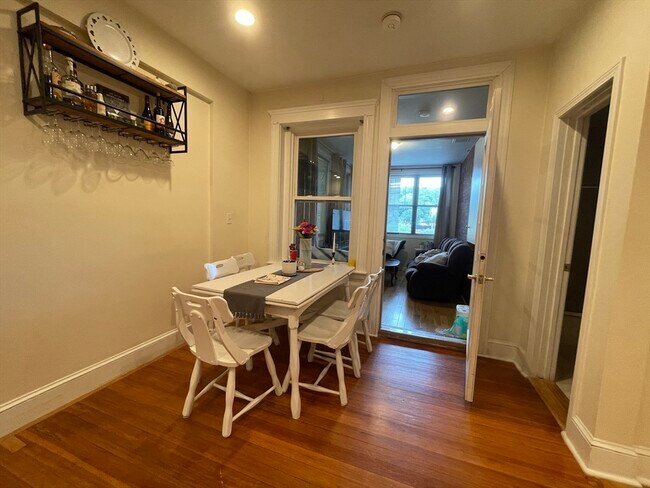 Building Photo - 191 Winthrop Rd