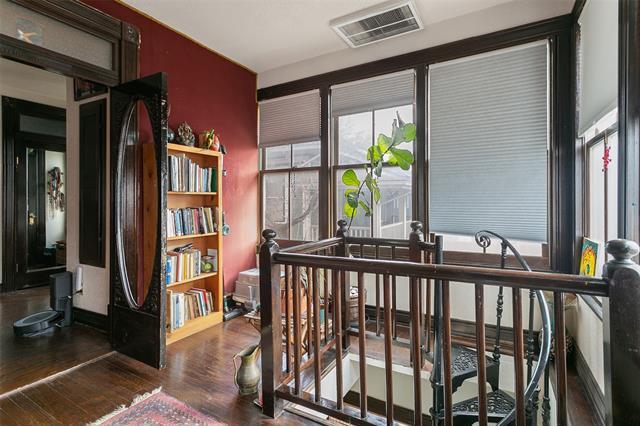 Building Photo - 327 S Edgefield Ave