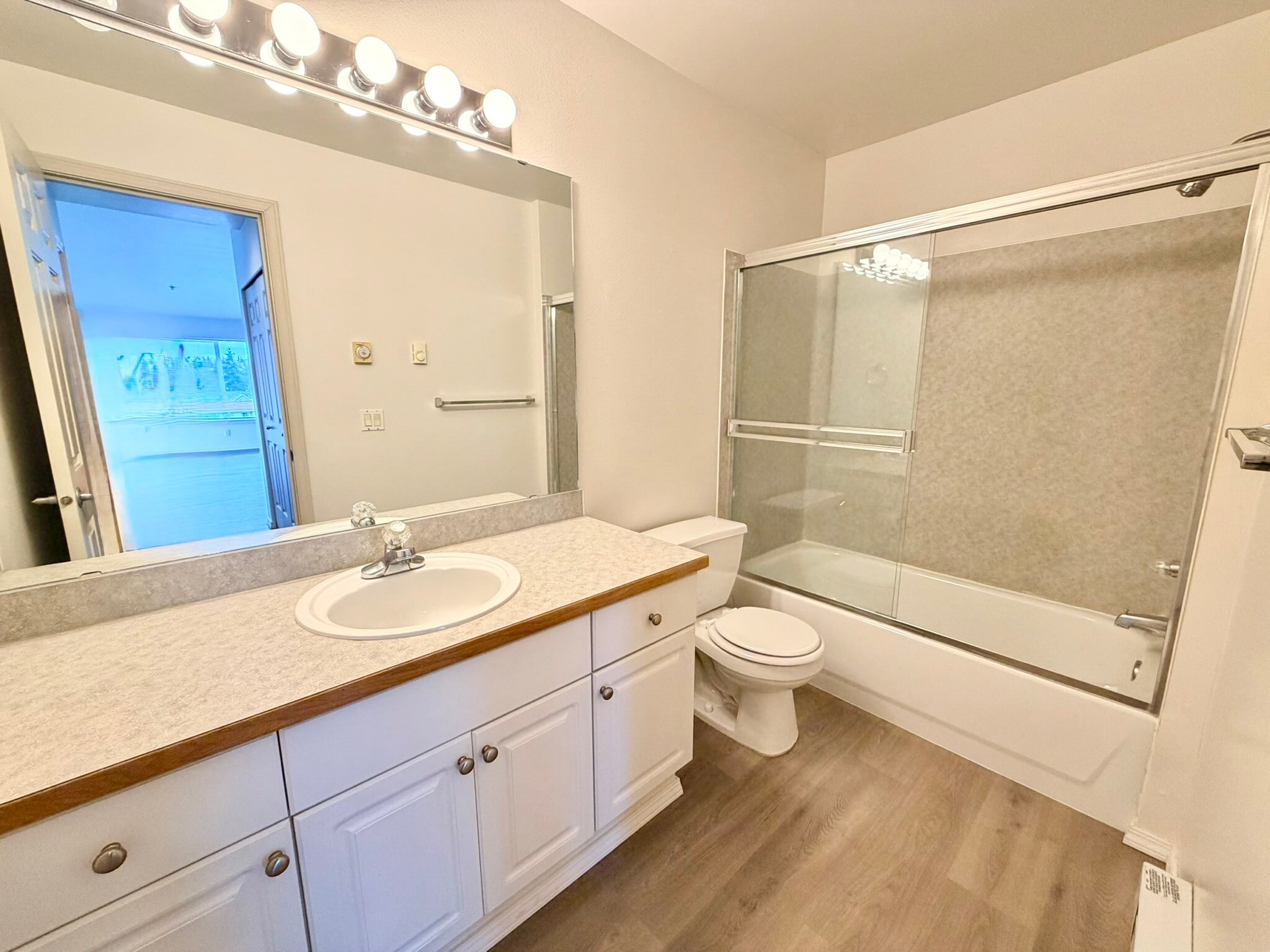 Bathroom - 937 N 86th St