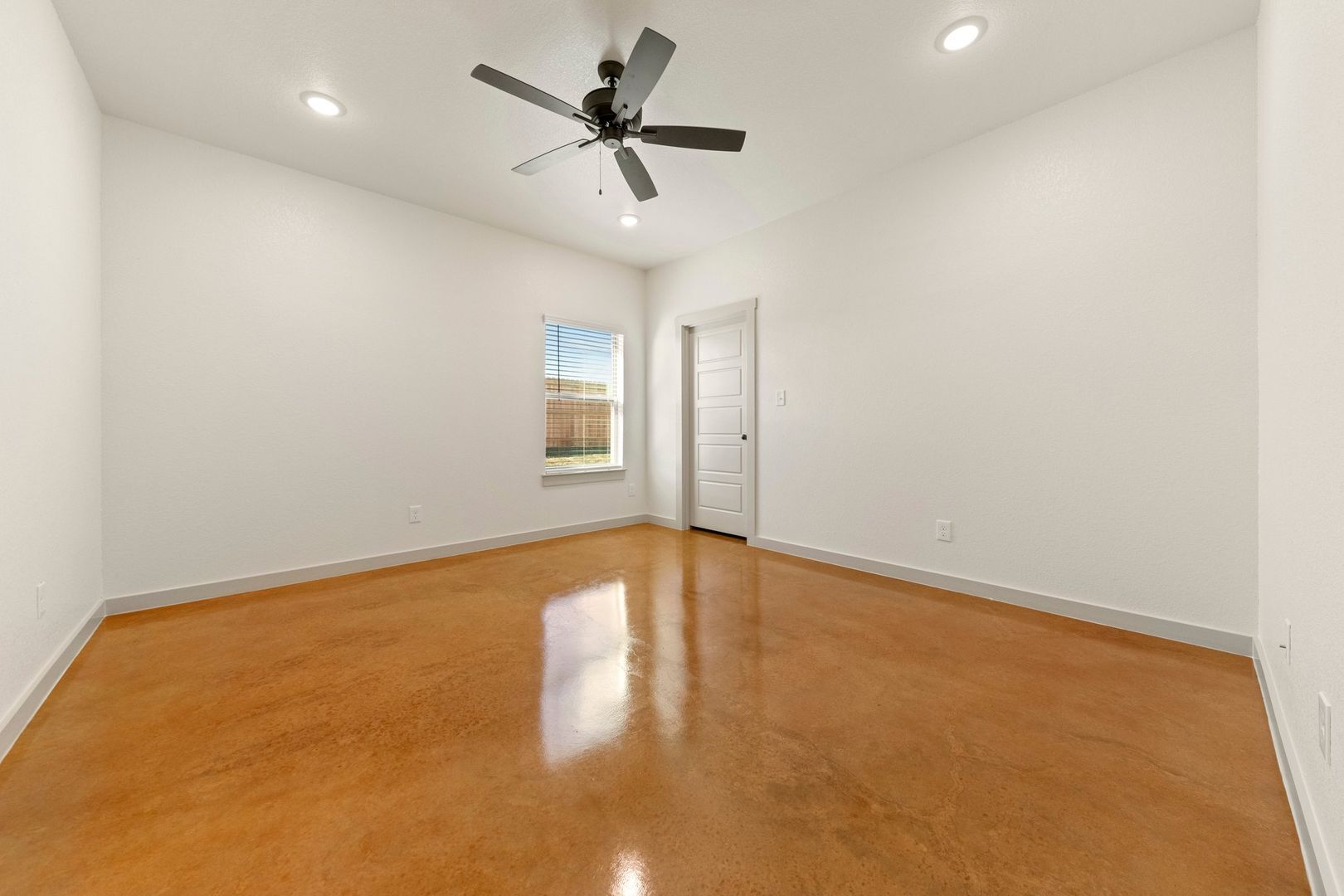 Building Photo - 1912 Caspian Trl