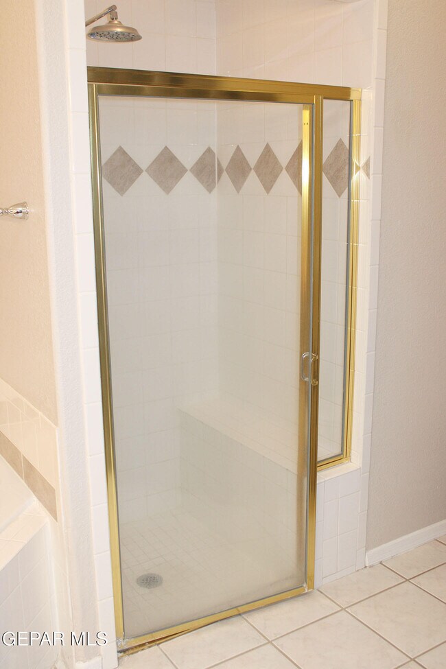 Building Photo - 221 Cloud Song E