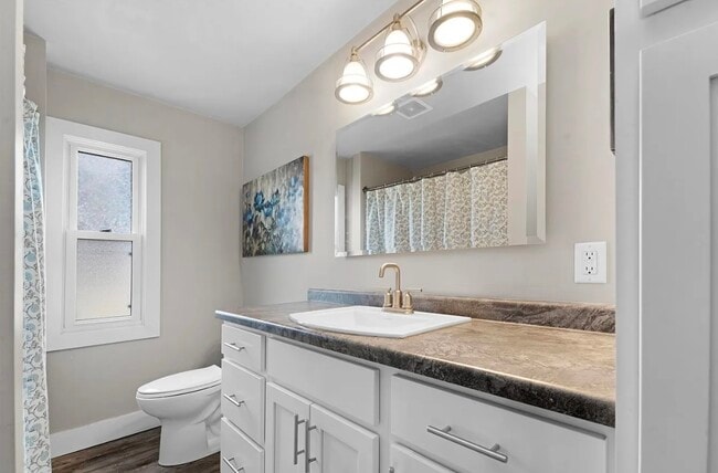 Building Photo - 1571 Charles St