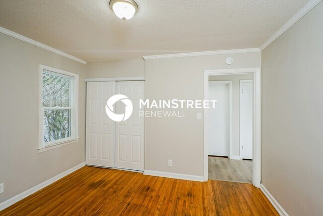 Building Photo - 3 Bedroom Pet-Friendly Home in Louisville,...