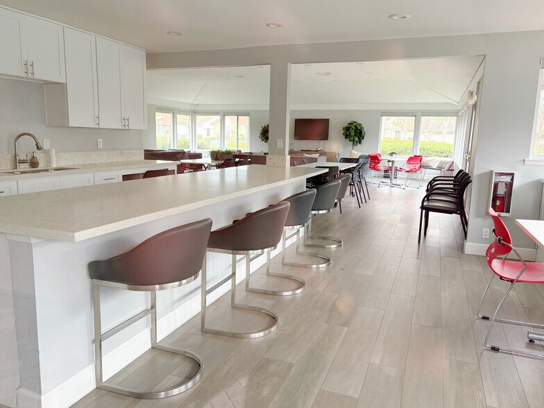 Building Photo - 184 Tangelo