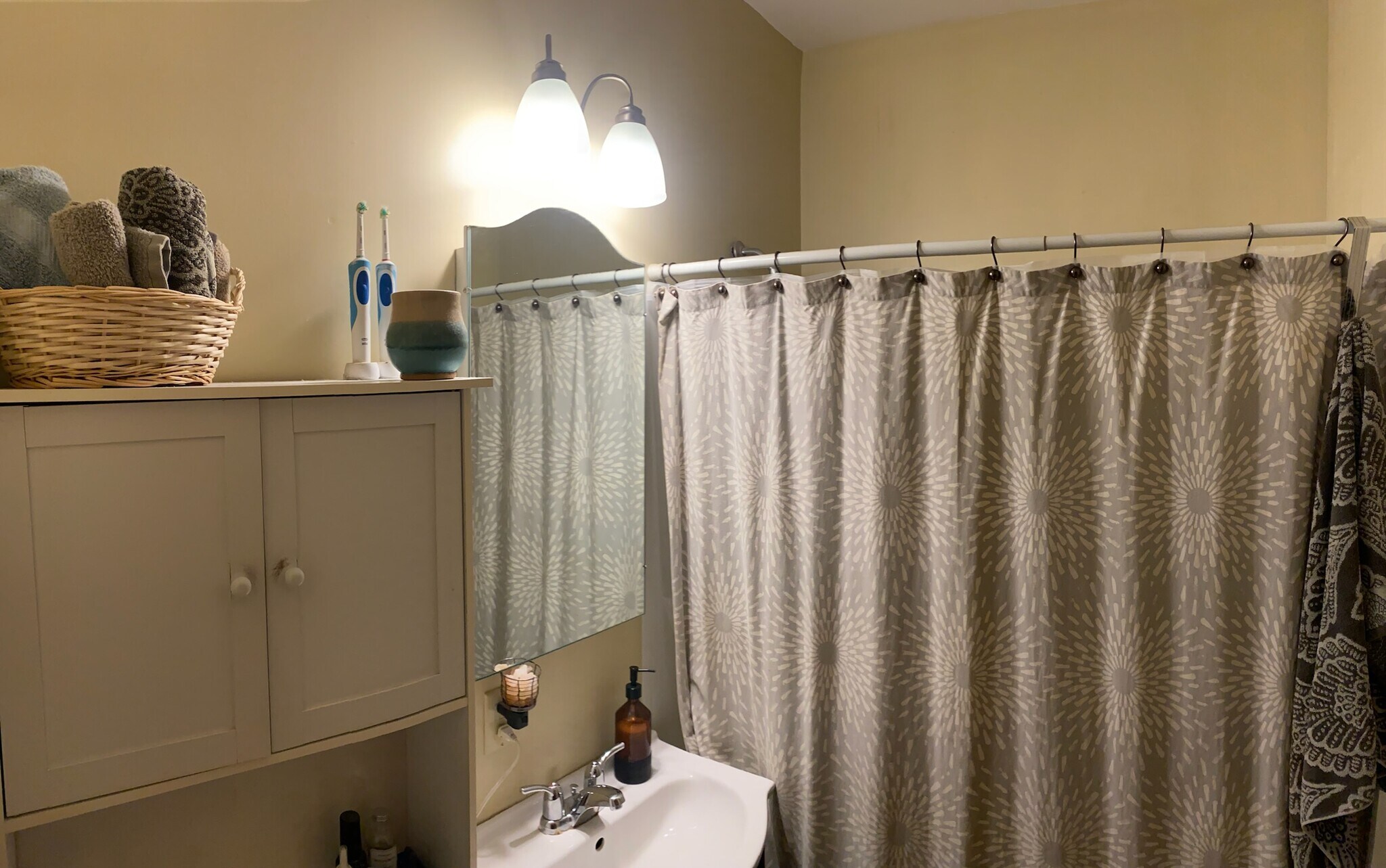 Bathroom - 3449 N Booth St