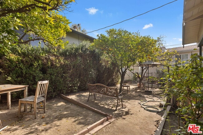 Building Photo - 1451 Armadale Ave