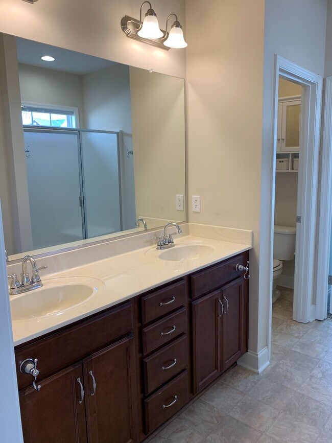 Building Photo - Whitsett / Brghtwood Farms