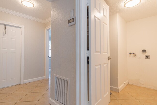 Building Photo - 1272 S Military Trail