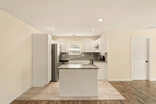 Building Photo - 718 Oder Ln