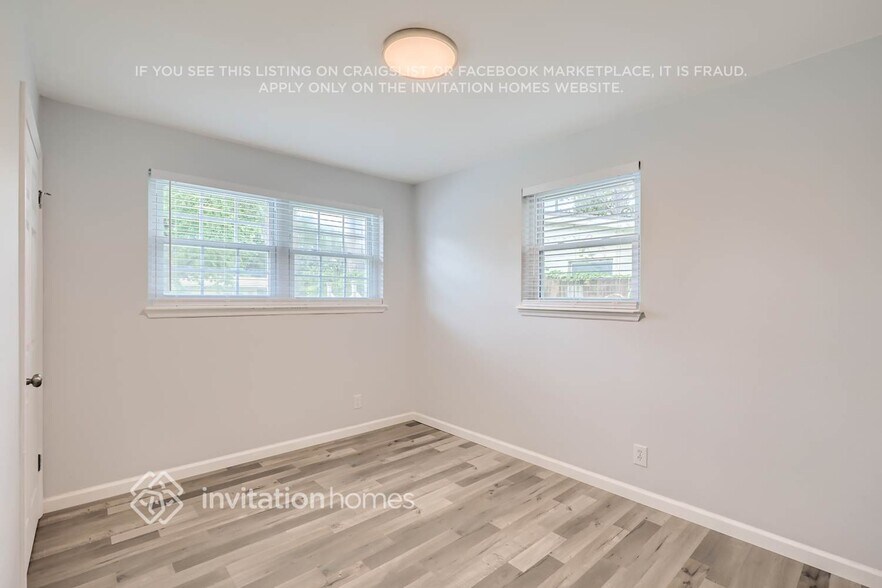 Building Photo - 7912 Argentine Dr W