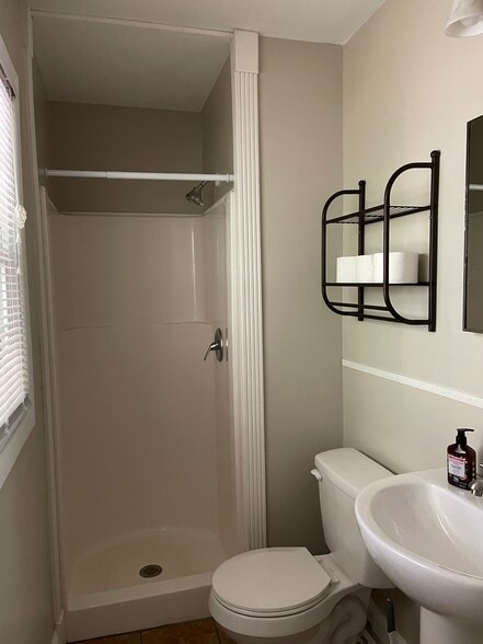 Building Photo - 956 Seville Dr