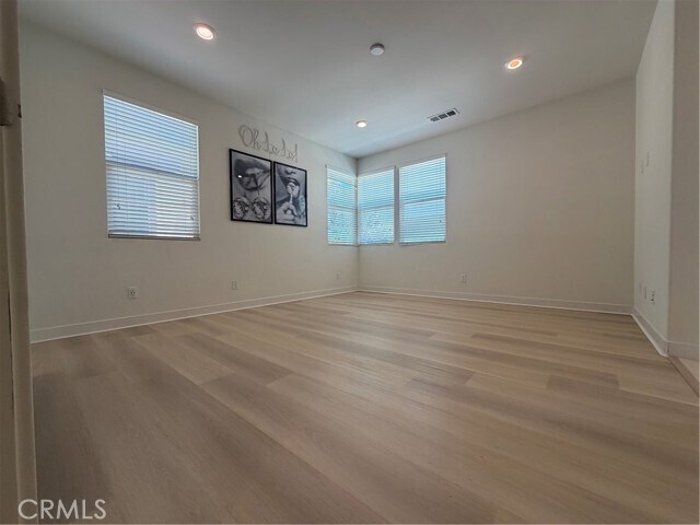 Building Photo - 802 Beacon