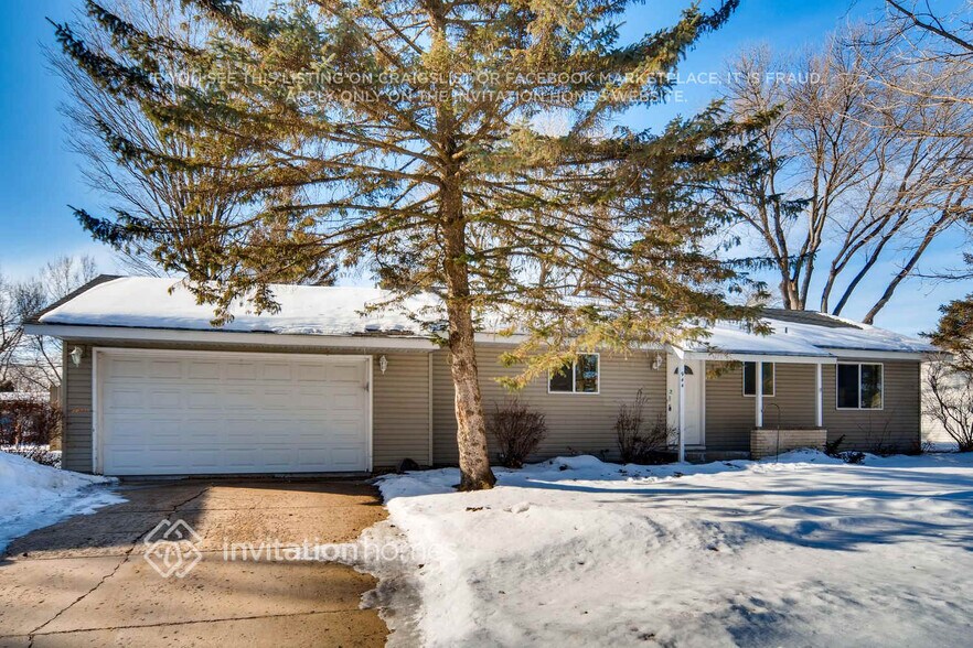 Primary Photo - 944 Beacon Ln