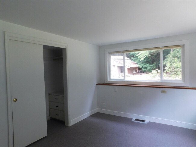 Building Photo - 60 Shaw Dr