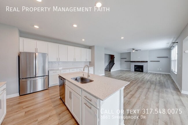 Building Photo - 8861 Springbrook Dr