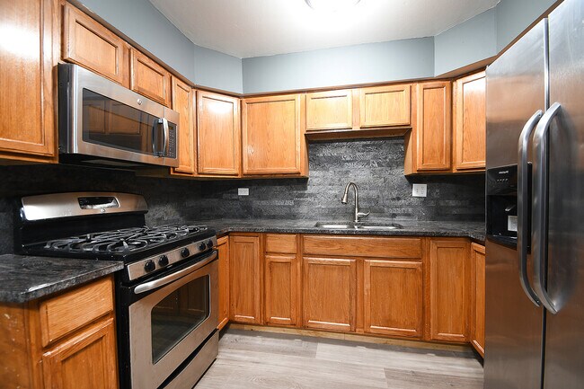 Building Photo - 17204 71st Ave