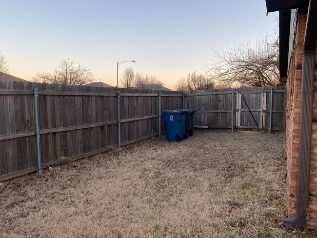 Building Photo - 415 Wild Wind Rd