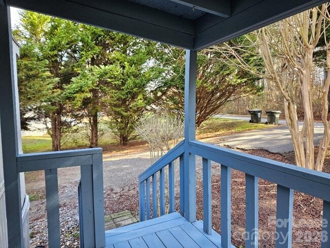 Building Photo - 776 Montgomery Dr