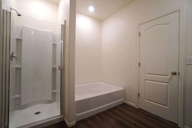 Building Photo - 6214 Meadowbank Ln