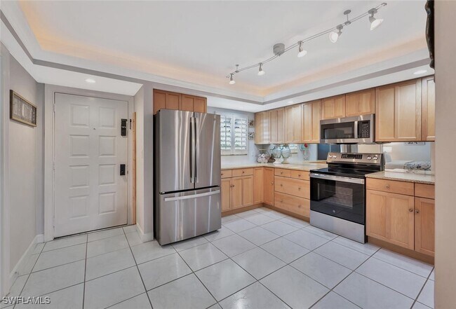 Building Photo - 12945 Vanderbilt Dr