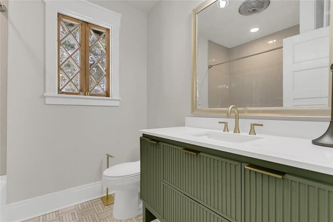 Building Photo - 226 N Elliott Ave