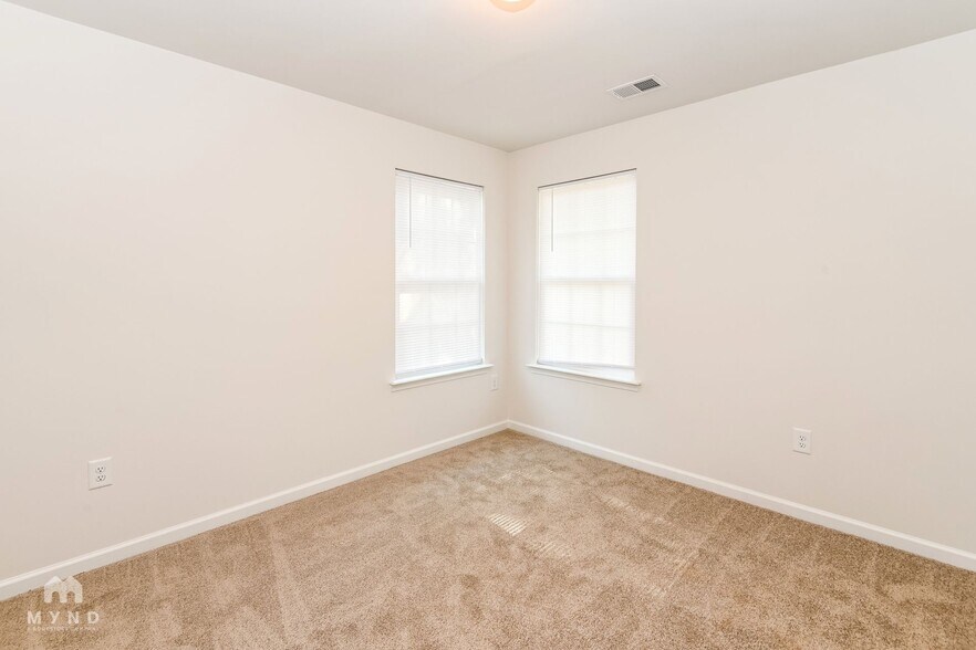 Building Photo - 7117 Plott Rd
